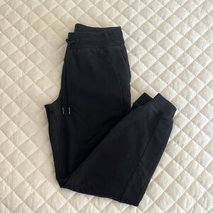LULULEMON BLACK JOGGER SWEATS